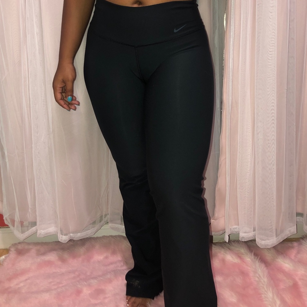 SALE!! NIKE BLACK LEGGINGS - Picture 5 of 6